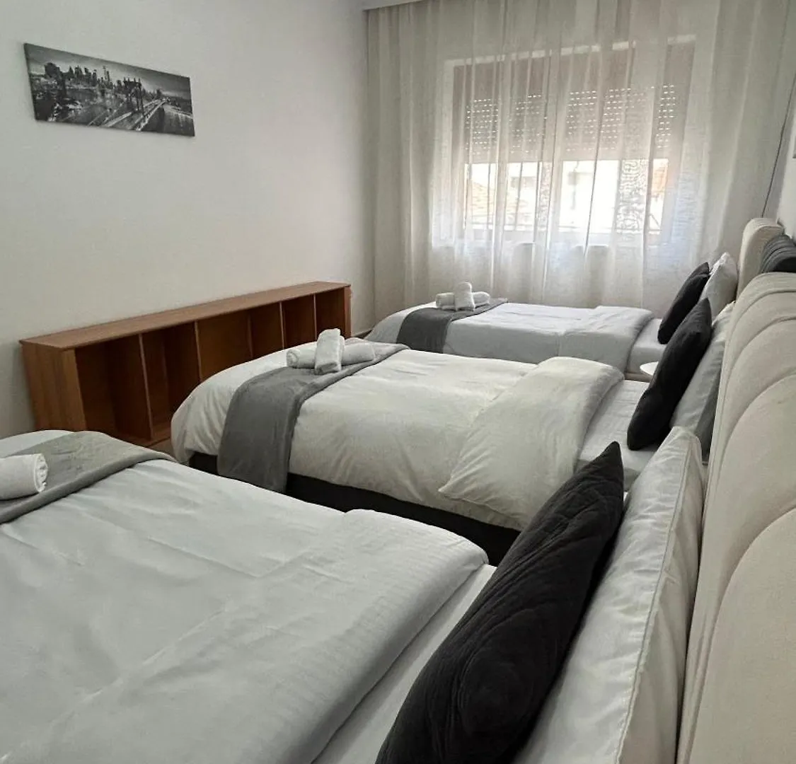 Apartment 5 Tirana Newbazaar אלבניה